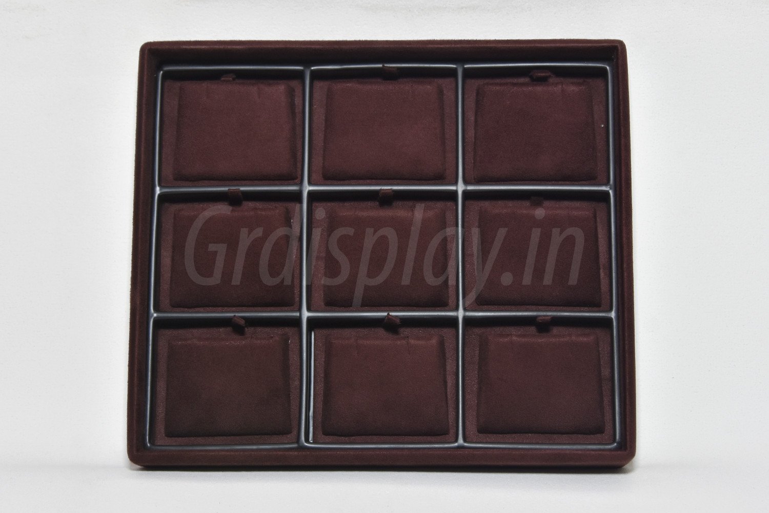Loose Fitting, Plastic Tray with Customized Feature