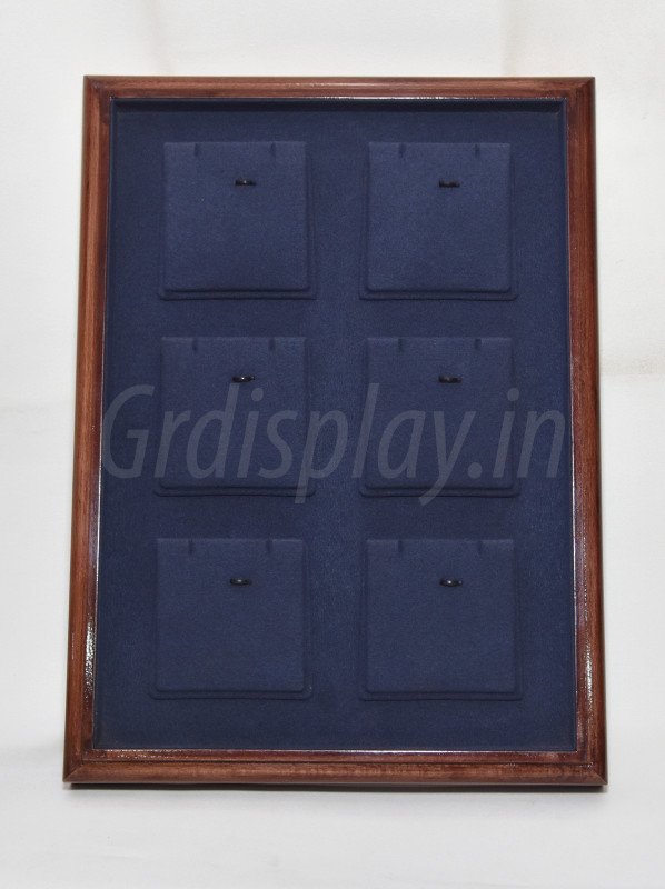 Loose Fitting, Plastic Tray with Customized Feature